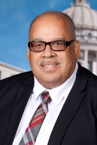 Earle Banks